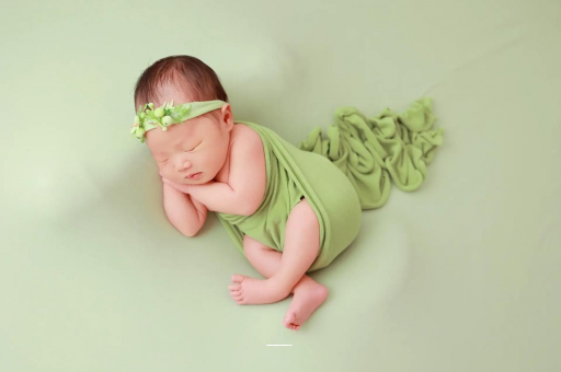 舞钢宝宝边吃边拉正常吗